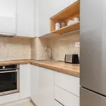 Central One-Bedroom Apartment